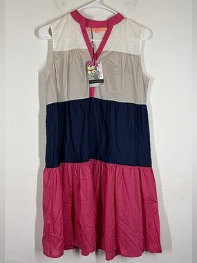 $150 NWT Vilagallo Sleeveless Dress Size 38 or US 4